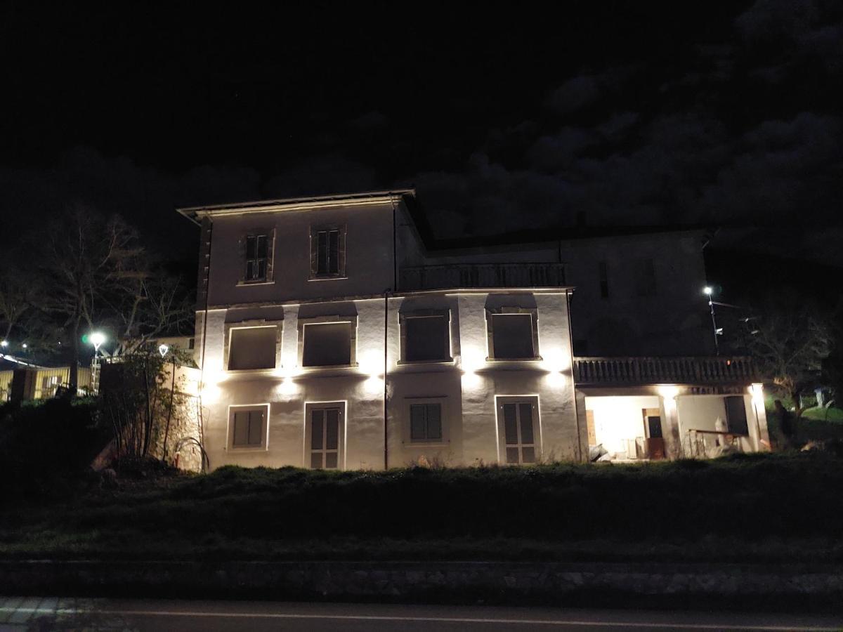 La Casa Del Mago Camere E Appartamenti Pissignano Dış mekan fotoğraf